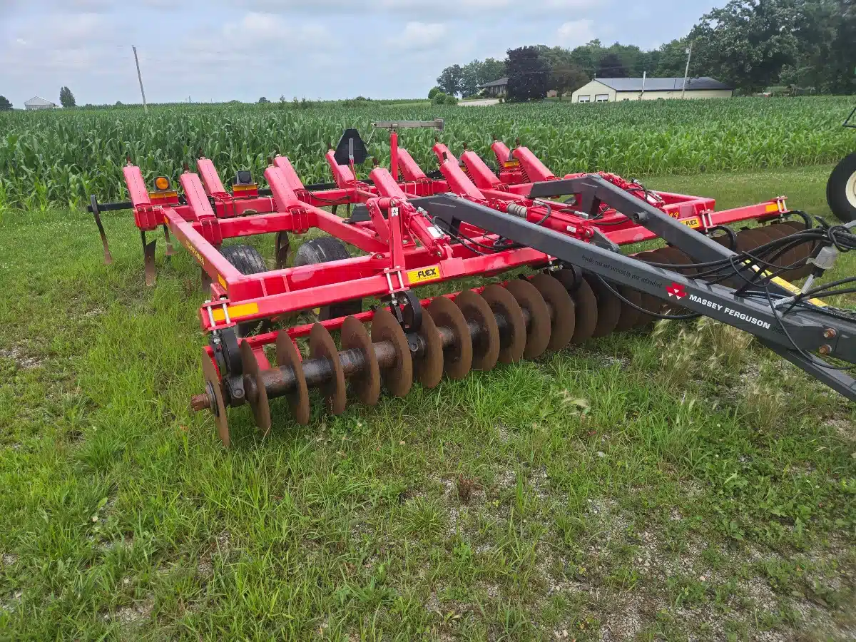 Gallery image 1 for 2015 Sunflower 4213 Disc Chisel