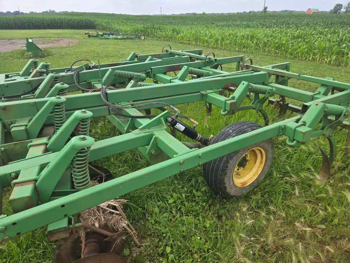 Gallery image 2 for 1980 John Deere 712 Disc Chisel