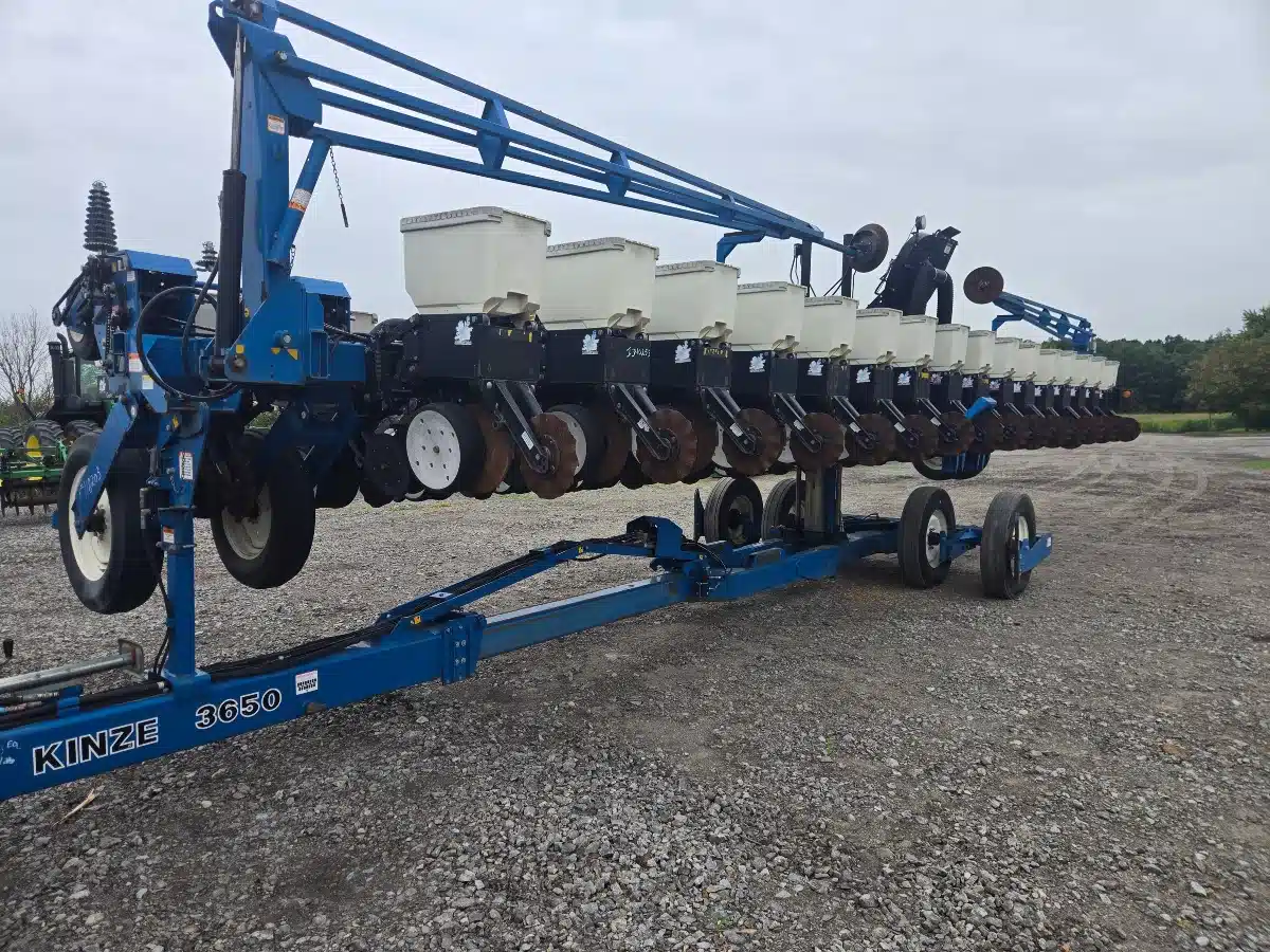 Photo de la Galerie 1 pour 2007 Kinze 3650 Planteur
