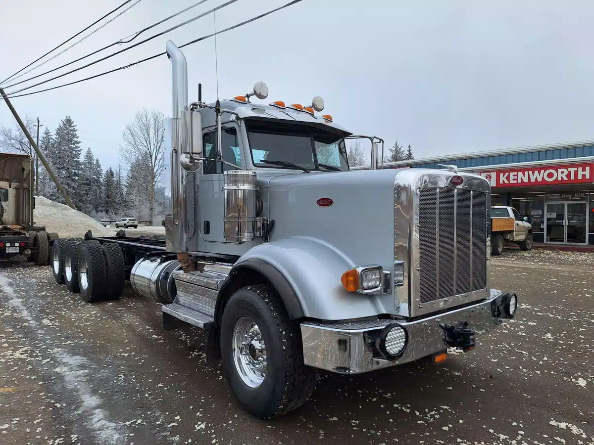 2021 Peterbilt 367 Semi-Truck