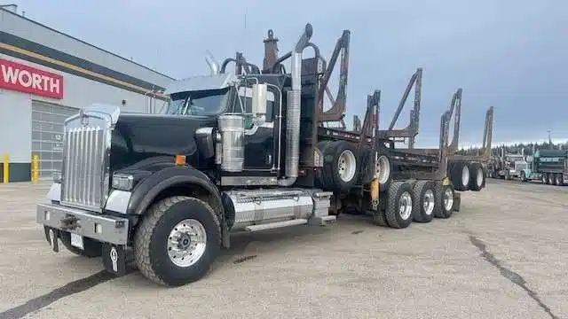2019 Kenworth W900 Semi-Truck