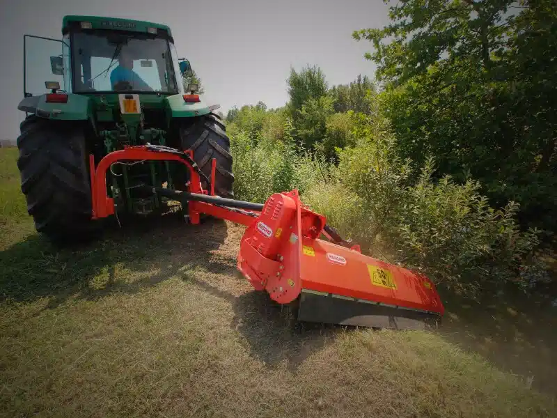 Gallery image 2 for New Maschio GIRAFFA Flail Mower
