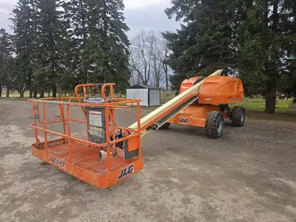 Gallery image 2 for Used 2013 JLG 400S Boom Lift