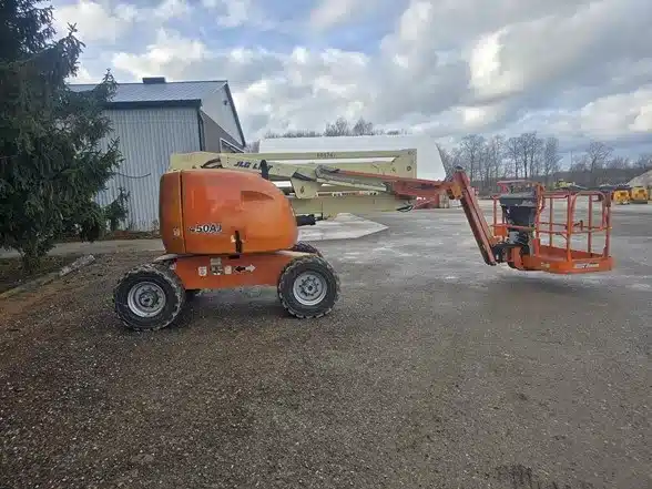 Gallery image 2 for 2008 JLG 450AJ Series 2 Boom Lift