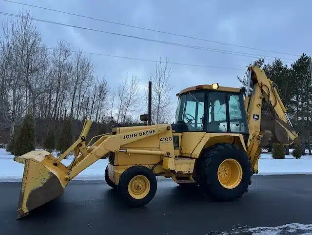Gallery image 2 for John Deere 410B Backhoe Loader