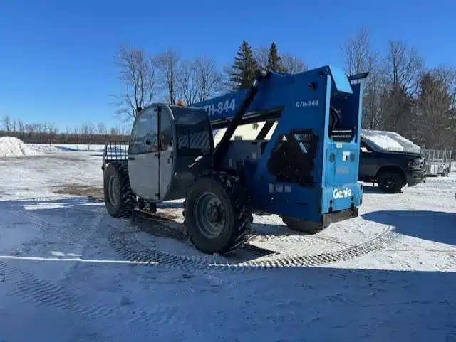 Gallery image 2 for 2011 Genie GTH-844 TeleHandler