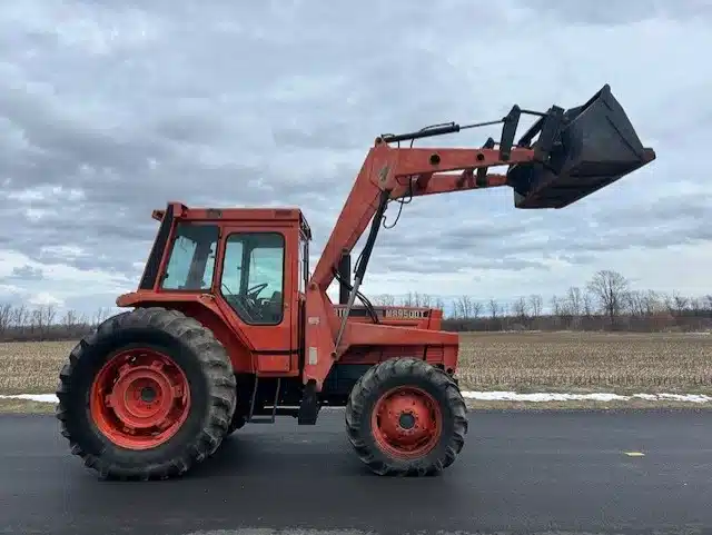 Gallery image 2 for Kubota M8950 Tractor
