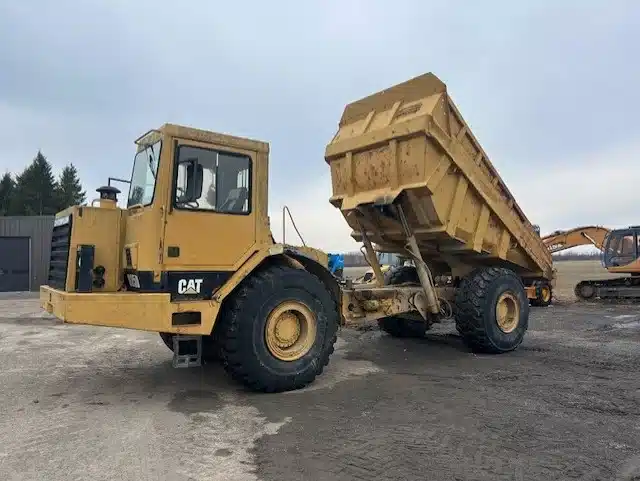 Gallery image 2 for 1990 Caterpillar D25D Truck - Dump