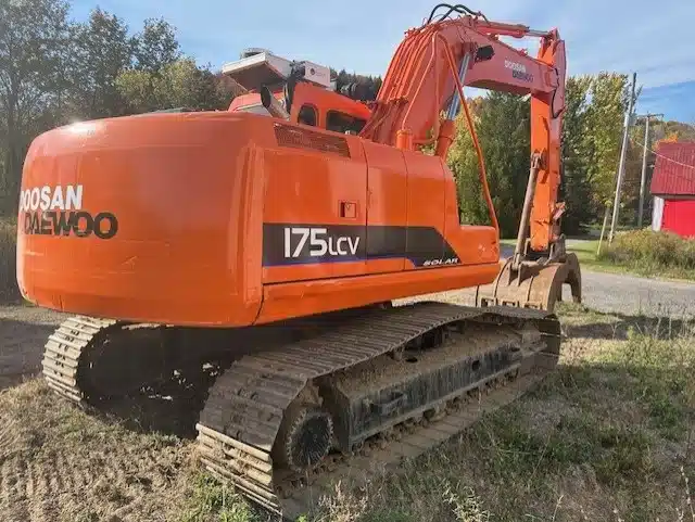 Photo de la Galerie 2 pour 2006 Doosan 175Lcv Excavatrice