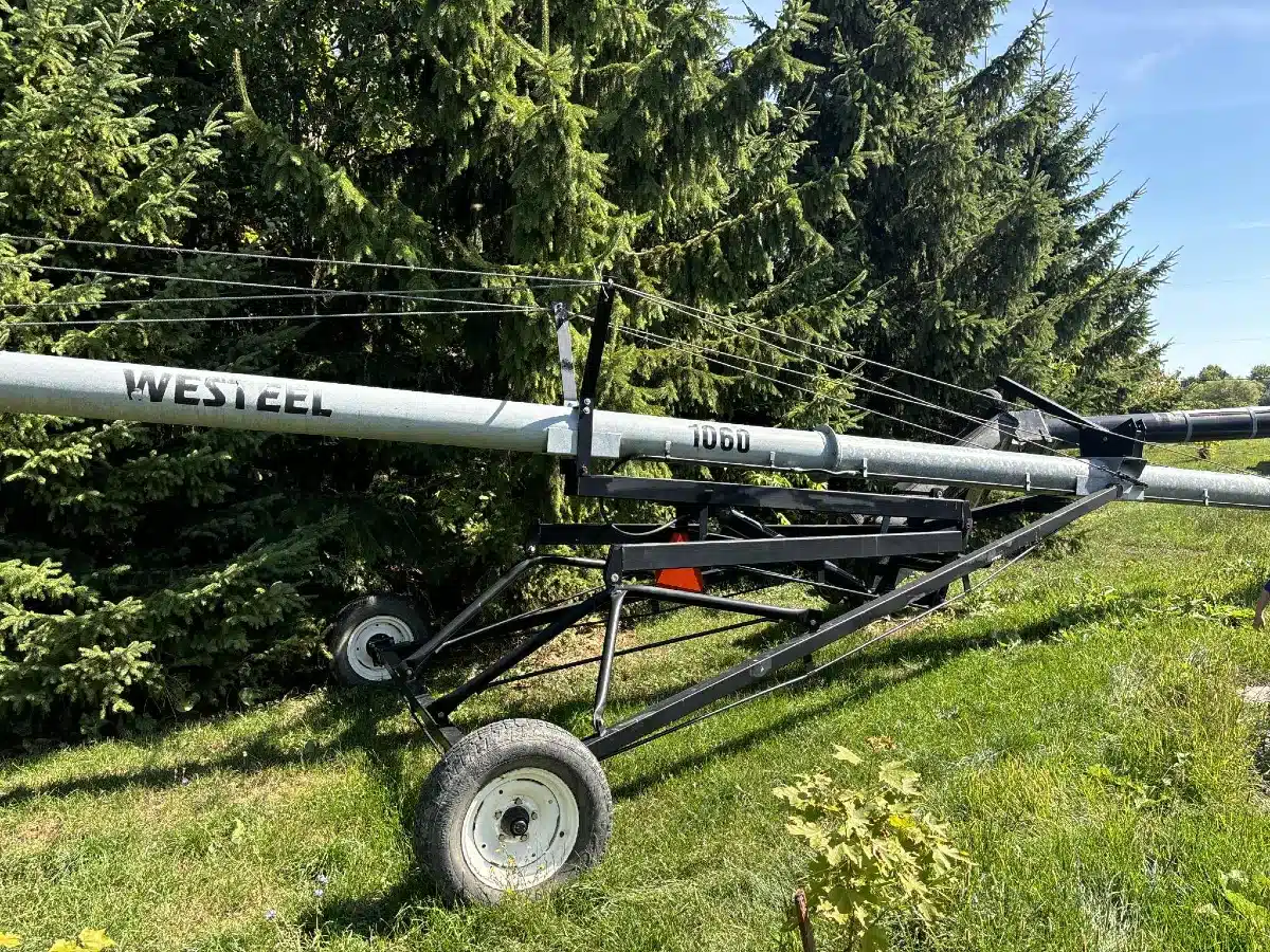 Gallery image 2 for Used Westeel 1060 Grain Auger