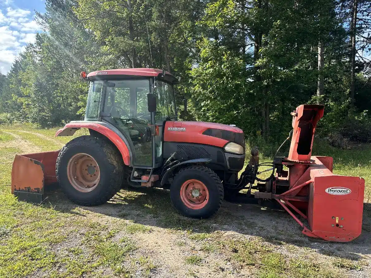 Gallery image 1 for Used 2008 Kubota L5740HST Tractor