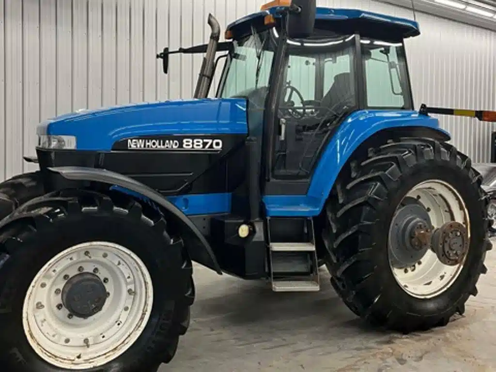 Gallery image 1 for 2000 New Holland 8870 Tractor