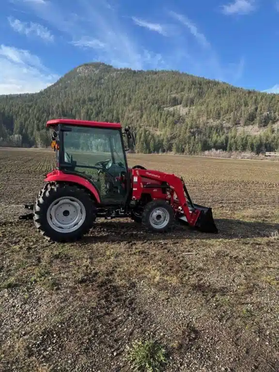 Gallery image 1 for 2024 Mahindra 1635 Tractor