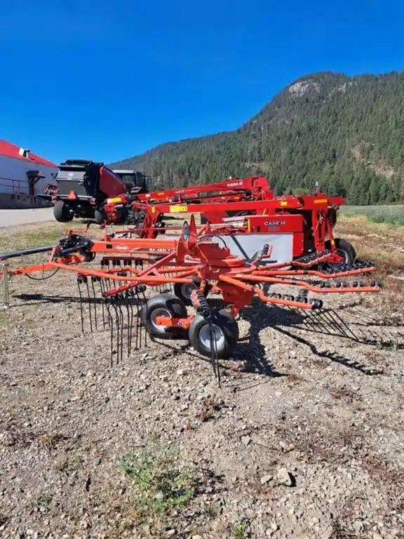 Gallery image 1 for 2024 Kuhn GA4231T SINGLE-ROTARY Rake