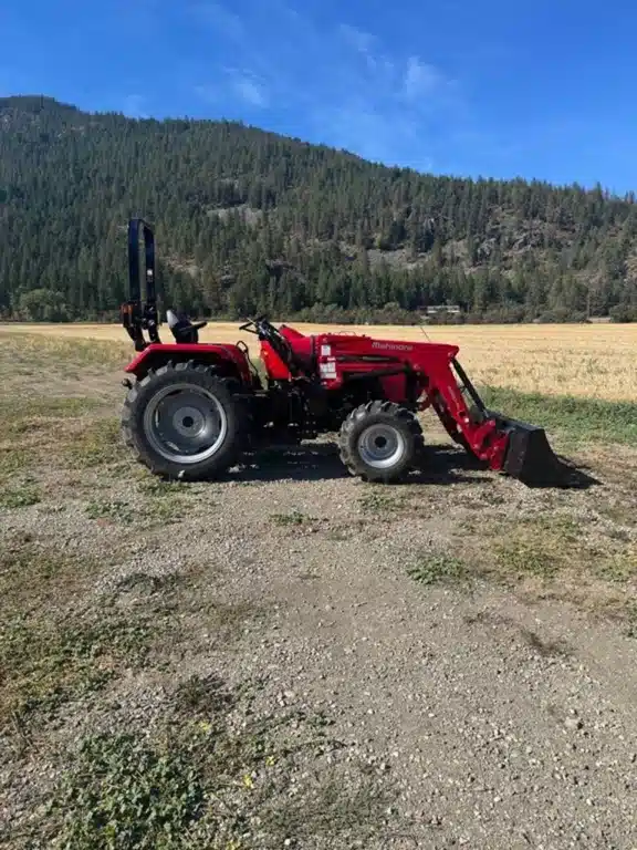 Photo de la Galerie 1 pour 2025 Mahindra 4550 Tracteur