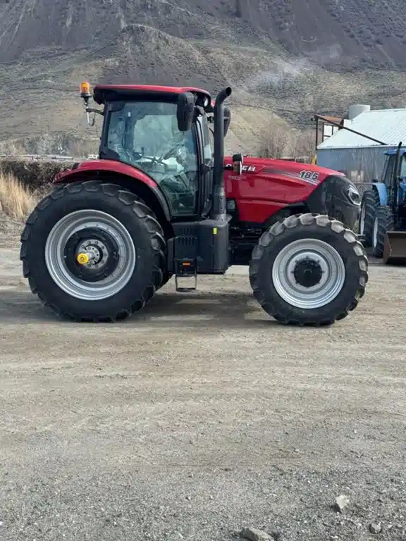 Photo de la Galerie 1 pour 2024 Case IH PUMA 185 Tracteur