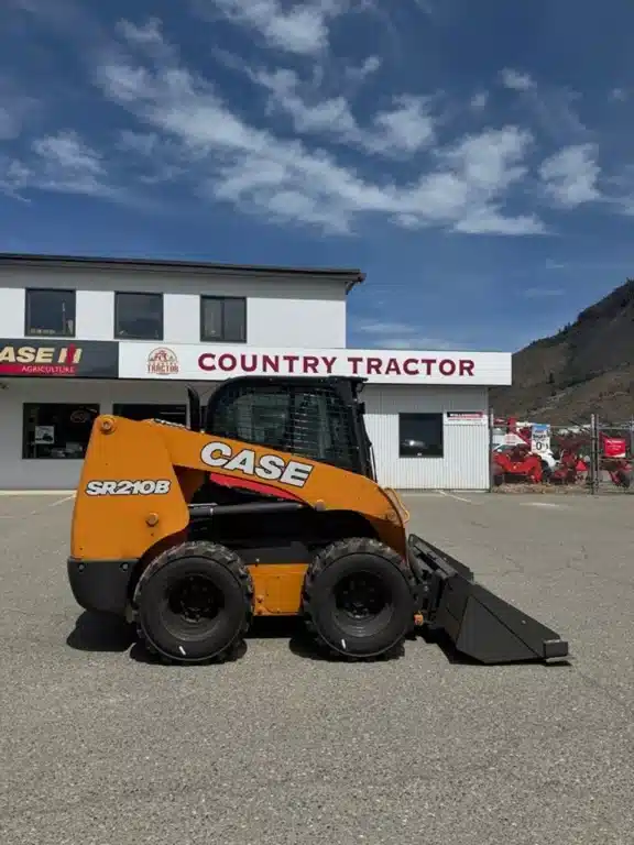 Photo de la Galerie 1 pour 2025 Case IH SR210B SKIDSTEER LOADER Tracteur