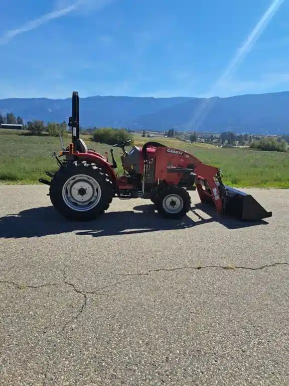 Gallery image 1 for 2022 Case IH FARMALL 40A Tractor