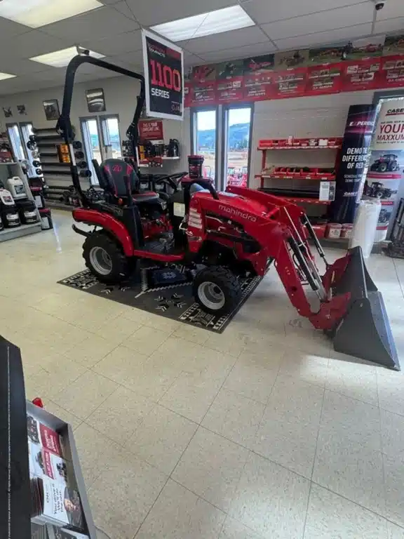 Photo de la Galerie 1 pour 2025 Mahindra 1120 Tracteur