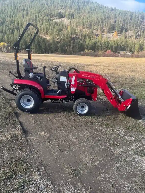 Photo de la Galerie 1 pour 2025 Mahindra 1120 Tracteur
