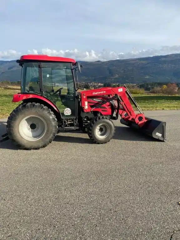 Gallery image 1 for 2015 Mahindra 2555 Tractor