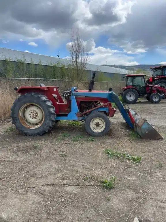 Gallery image 1 for 1971 International 454 Tractor