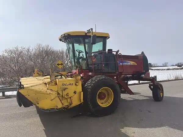 Photo de la Galerie 1 pour New Holland H8080 Faucheuse-conditionneuse automotrice