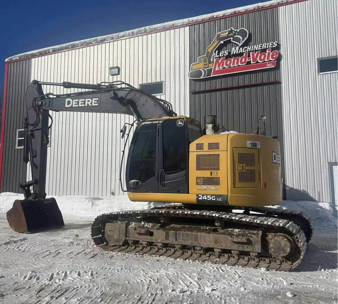 Gallery image 2 for 2017 John Deere 245G LC Excavator