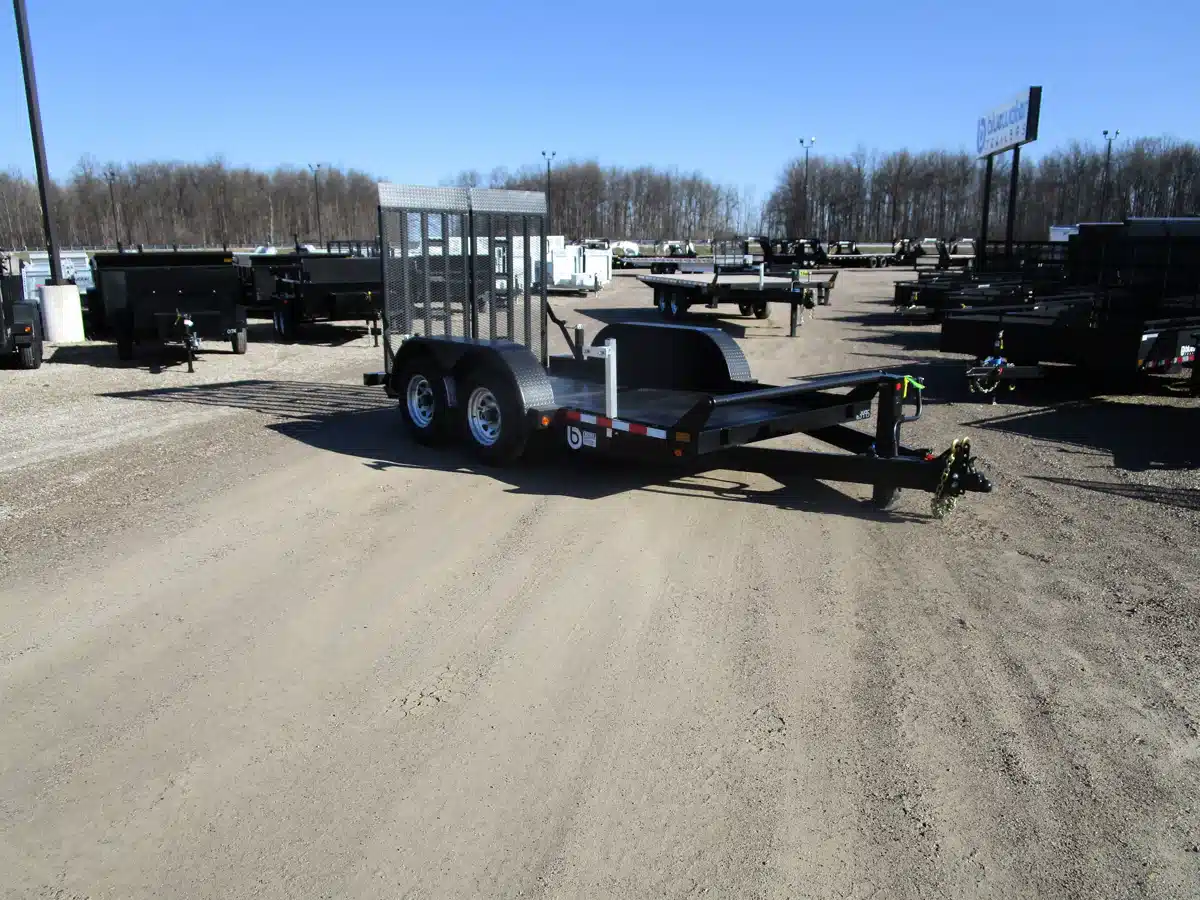 Photo de la Galerie 1 pour 2025 Canada Trailers Low Incline Scissor Lift Trailer 10,800 lbs. GVWR Trailer