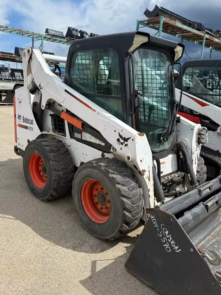 Gallery image 1 for 2014 Bobcat S570 Skid Steer