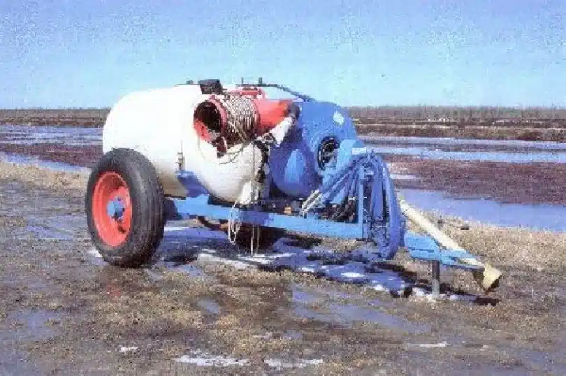 W1 PT-1550 Sprayer - Pull Type
