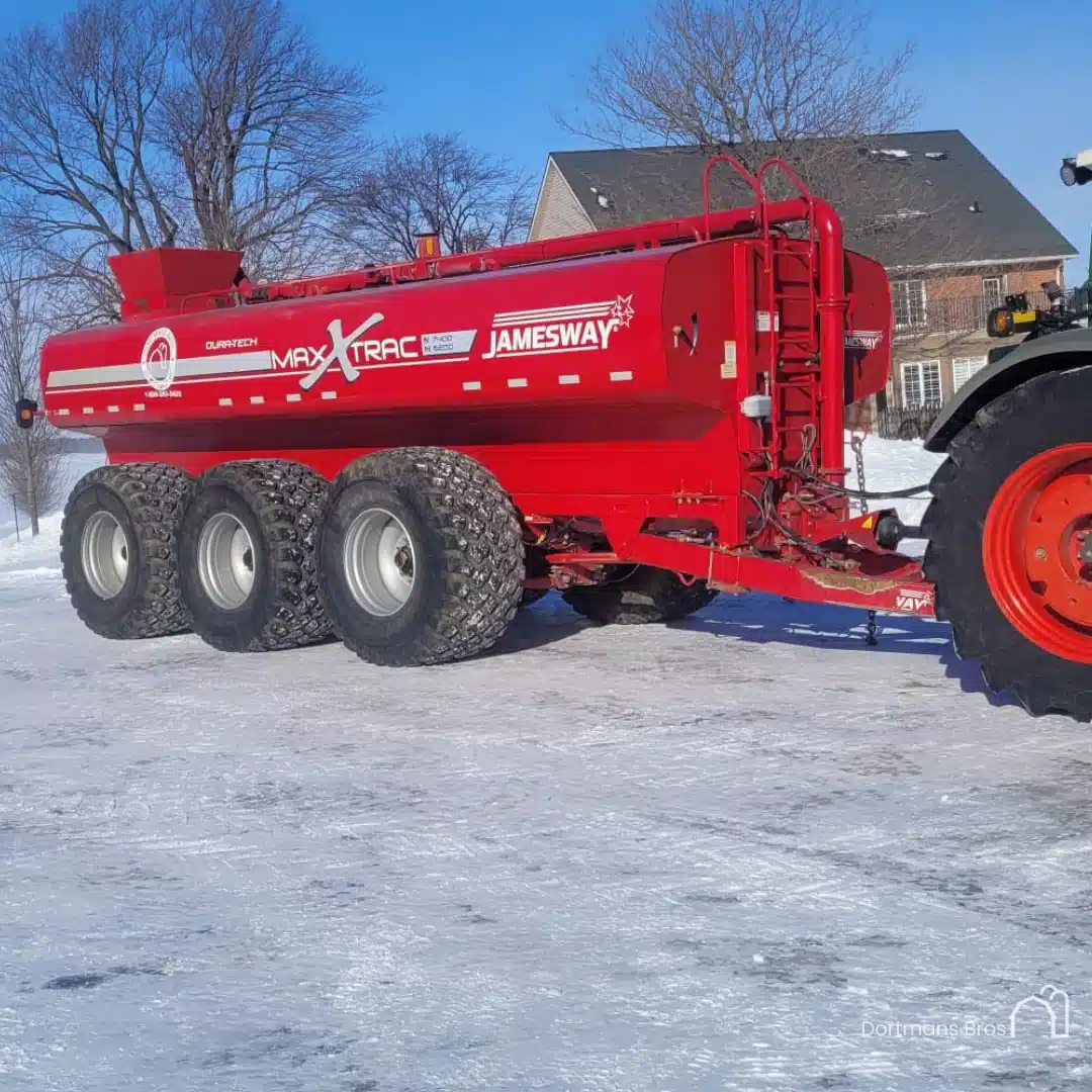 2020 Valmetal Maxx Trac 7400 Manure Spreader