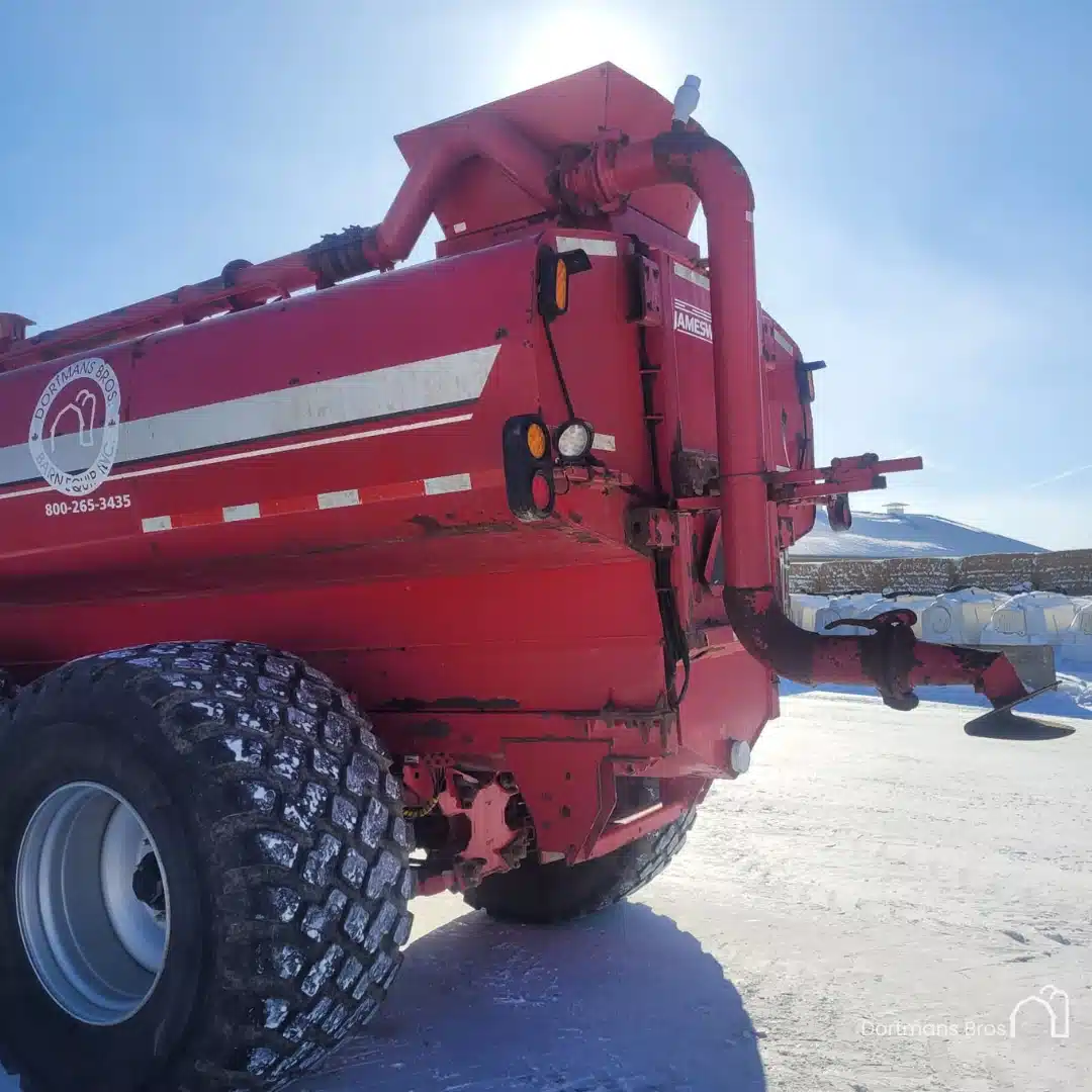 Gallery image 2 for 2020 Valmetal Maxx Trac 7400 Manure Spreader