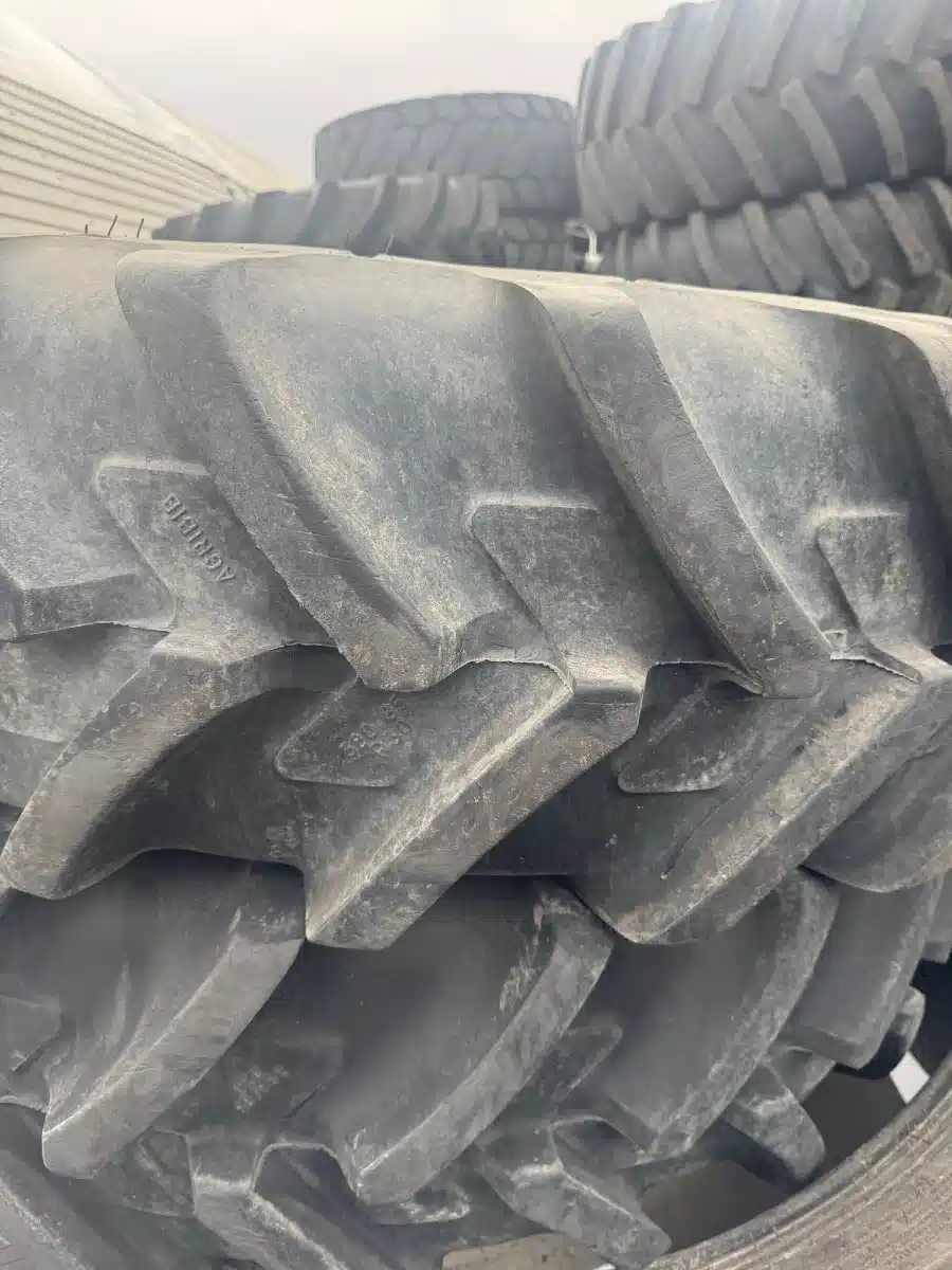 Photo de la Galerie 2 pour 2026 Michelin 380/85R30 Pneus