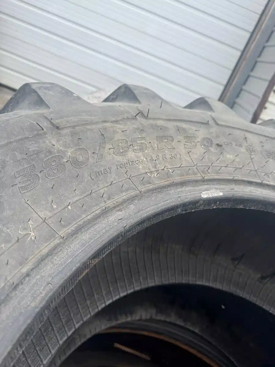 Photo de la Galerie 1 pour 2026 Michelin 380/85R30 Pneus