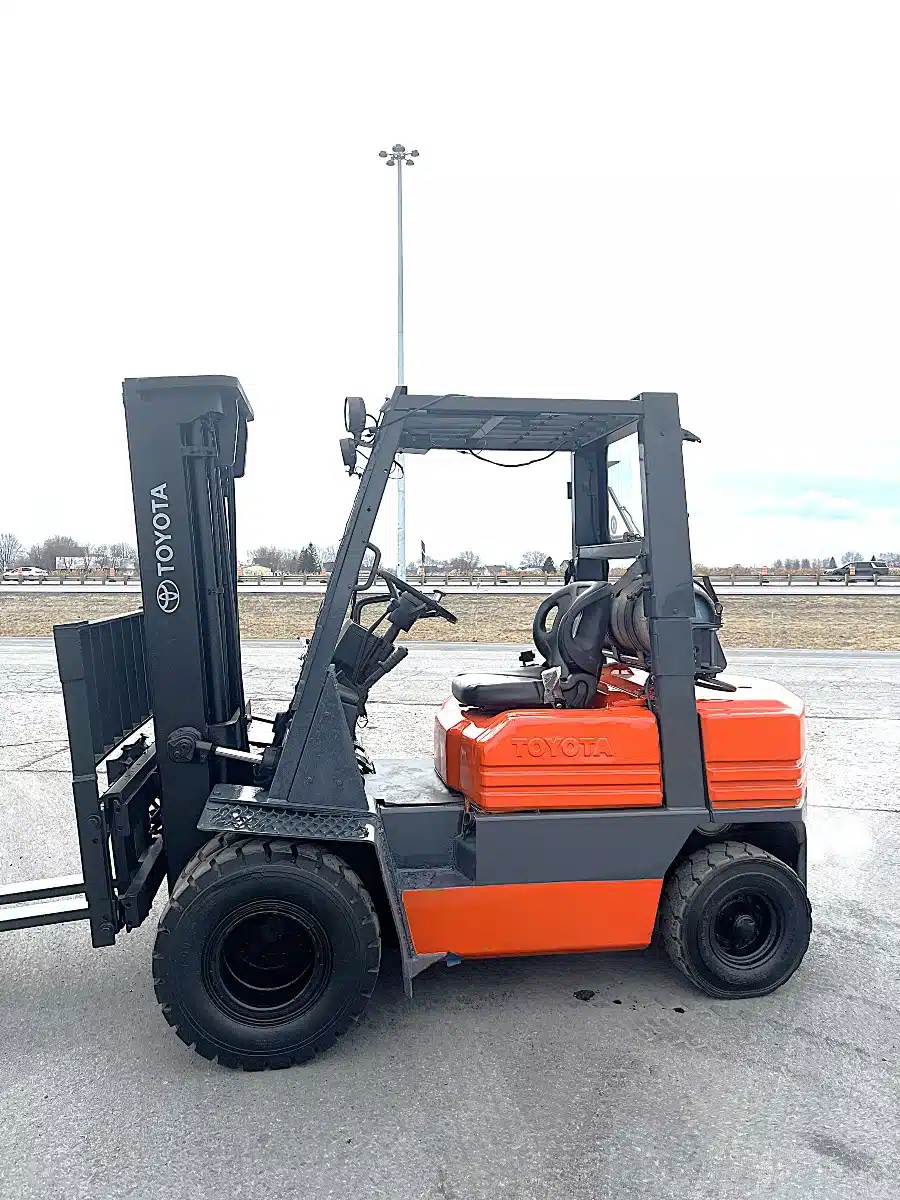 Toyota 6000 lbs Forklift