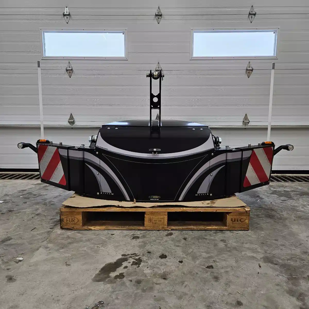 Photo de la Galerie 1 pour 2024 TractorBumper BOX 200L Pesée