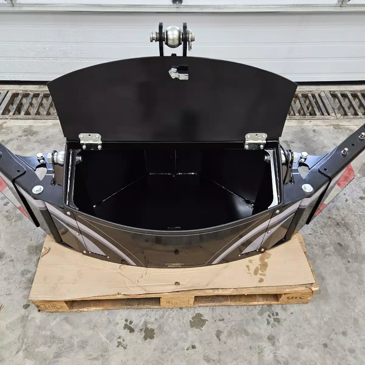 Photo de la Galerie 2 pour 2024 TractorBumper BOX 200L Pesée