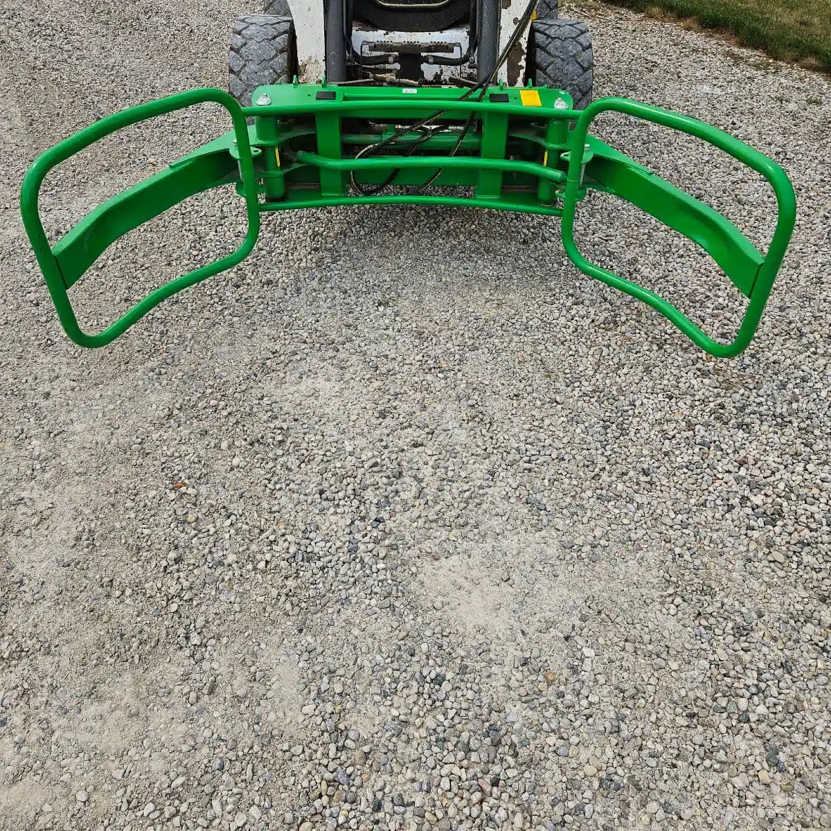Photo de la Galerie 2 pour 2026 Hustler Equipment SOFTHANDS LX200 Pince à Balle