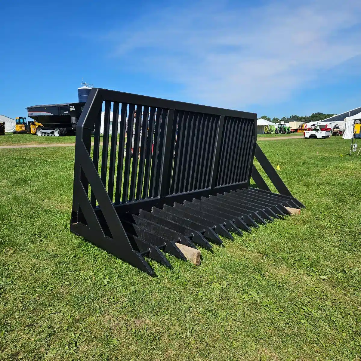 Photo de la Galerie 2 pour 2026 11ft Heavy-Duty Silage fourche