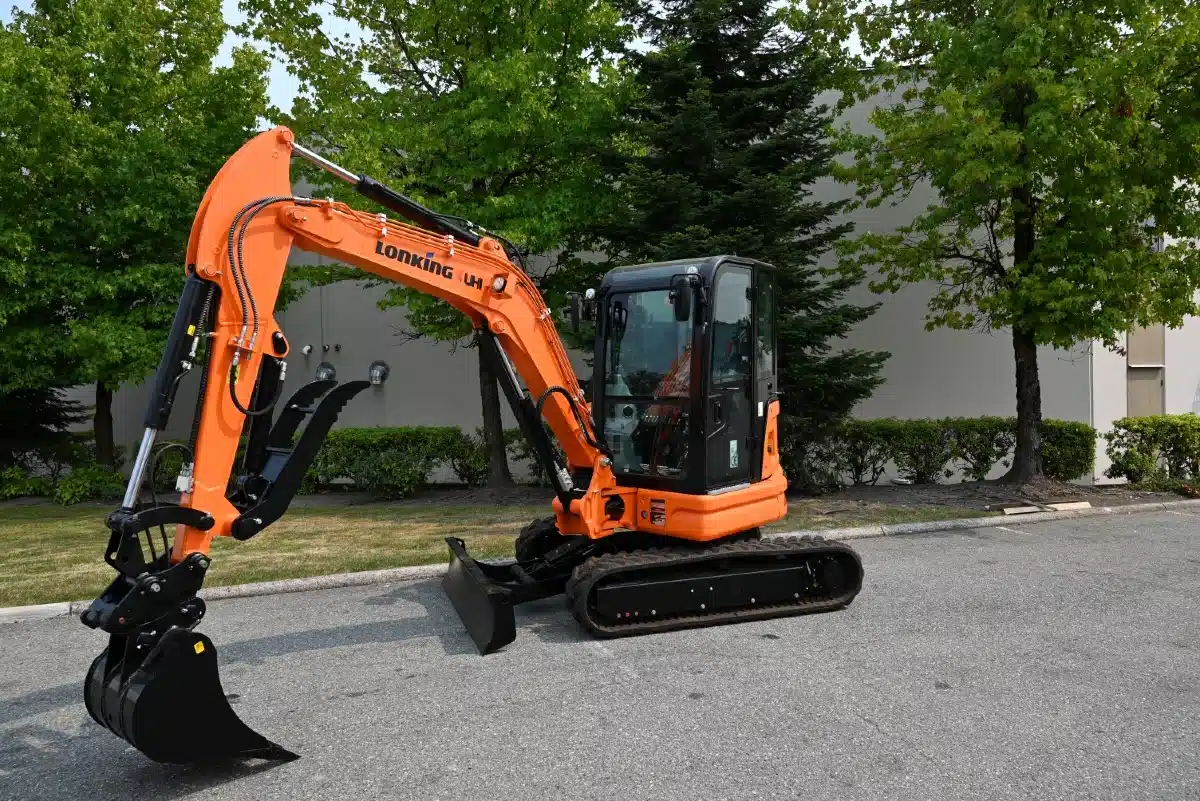 Gallery image 2 for UHI Machinery CDM6035 Excavator