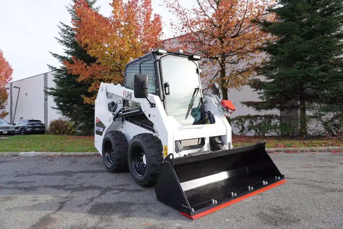 Gallery image 1 for UHI Machinery UST120W Skid Steer