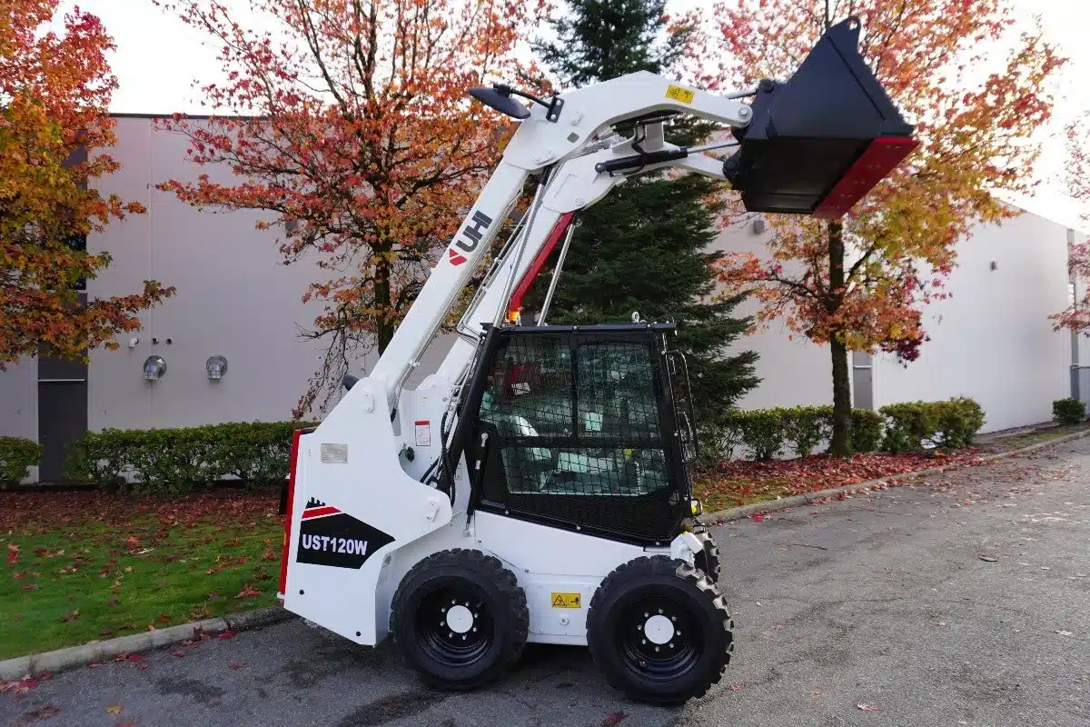 Gallery image 2 for UHI Machinery UST120W Skid Steer