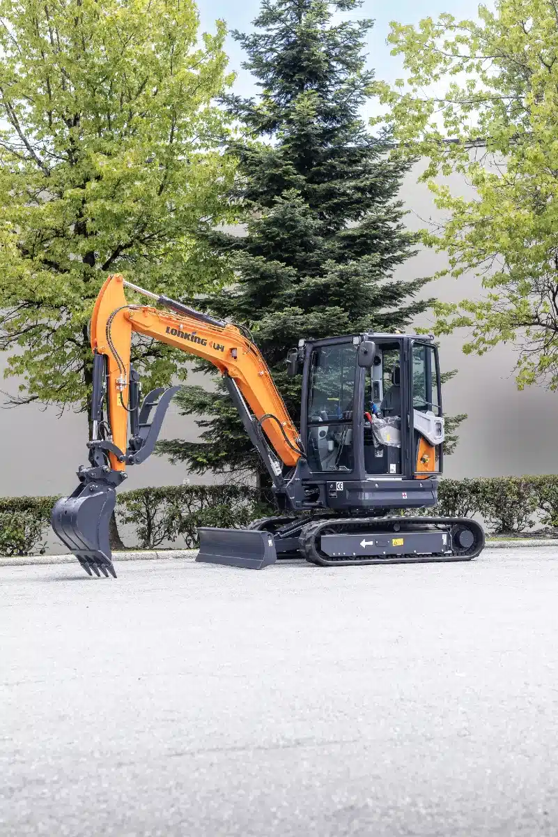 Gallery image 2 for UHI Machinery CDM6035 Excavator