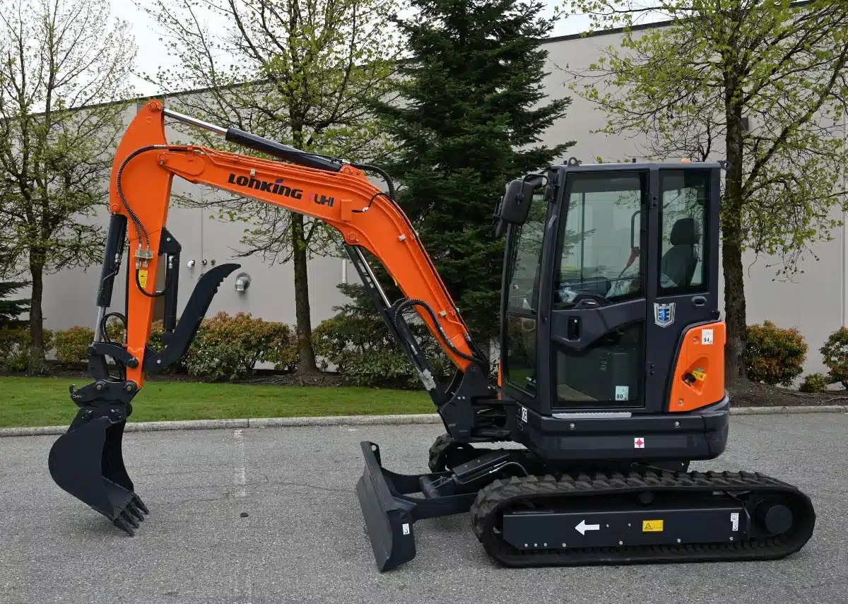 Gallery image 1 for UHI Machinery CDM6035 Excavator