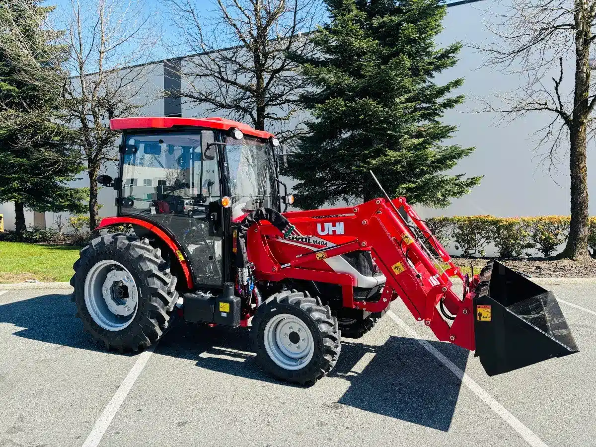 Photo de la Galerie 1 pour UHI Machinery M404 Tracteur