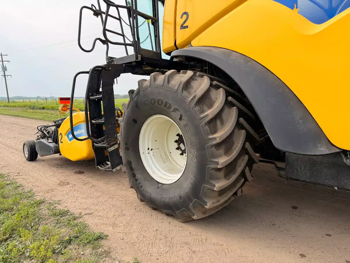 Photo de la Galerie 2 pour 2008 New Holland CX8080 Batteuse