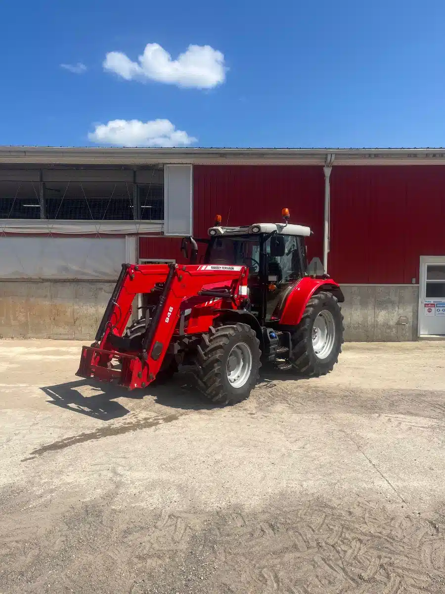 Gallery image 2 for 2014 Massey Ferguson 5613 Tractor