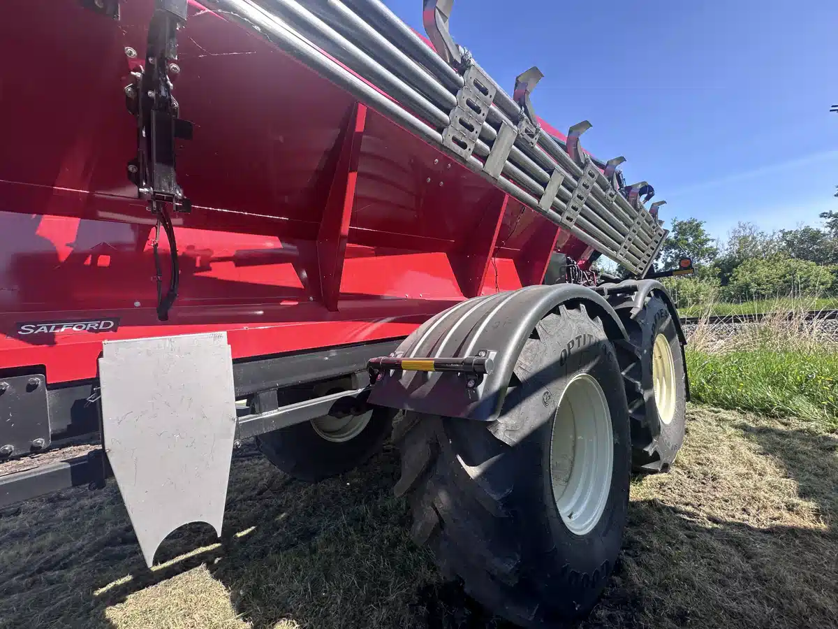 Gallery image 2 for New 2022 Salford VALMAR 9620 Spreader - Fertilizer