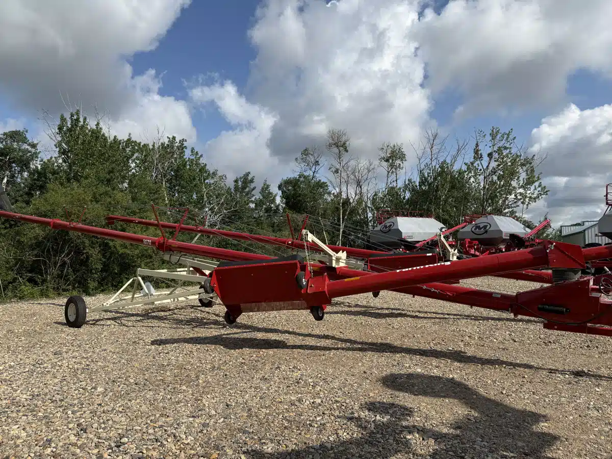 Gallery image 1 for New 2025 Farm King Y1070TMR Auger
